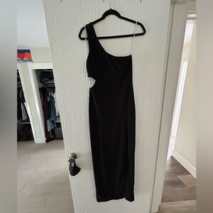 Lulu's Classic Black Zippered Dress